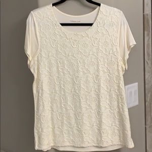 Short sleeve top with floral detail